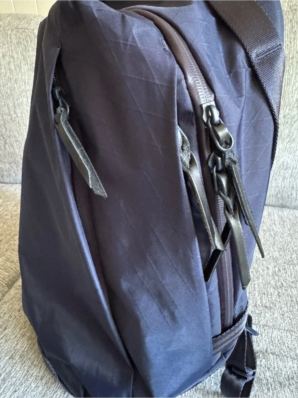 Able Carry authentic bag